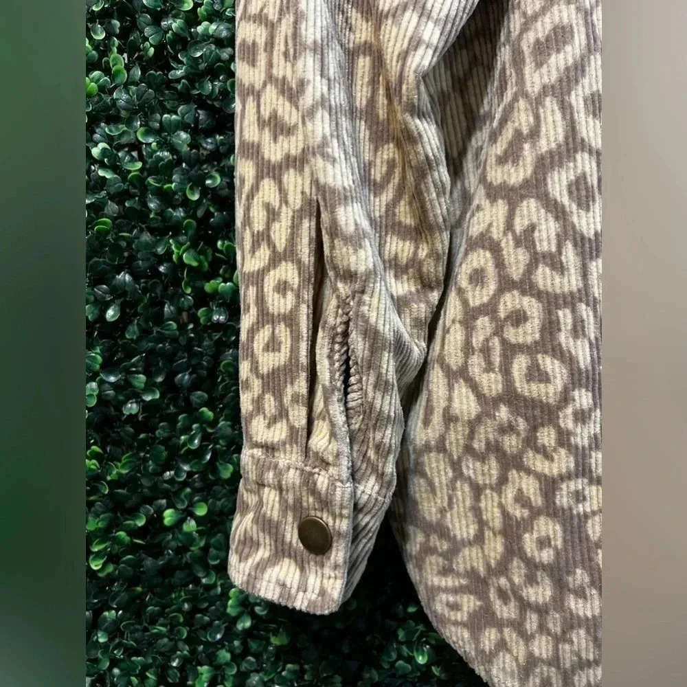 ANDTHEWHY leopard shacket - small NEW - Picture 5 of 8